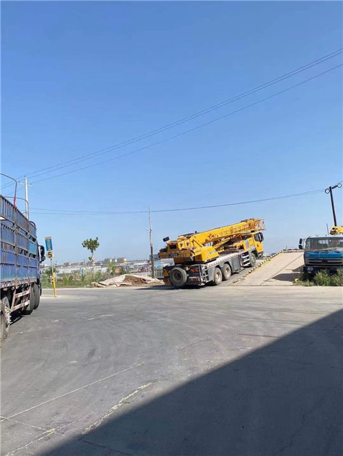 肃州区25吨吊车的租赁价格大概是多少？